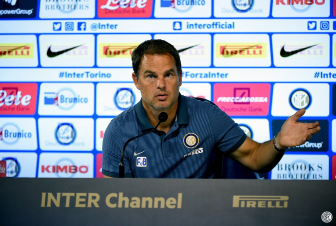 Inter, striscioni in Curva: “Grazie De Boer. Giocatori peggio di questa società inesistente” article-post