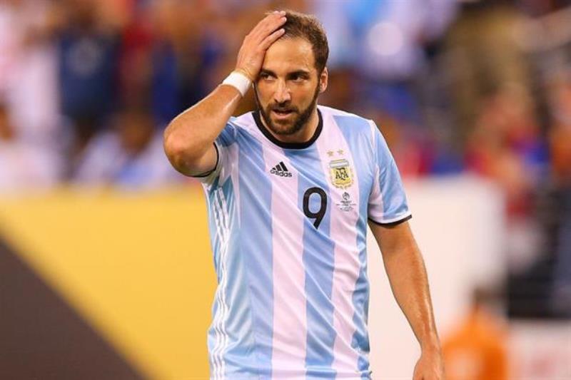 Argentina, senti Maradona: “Aguero? No, per la svolta serve Higuain” preview