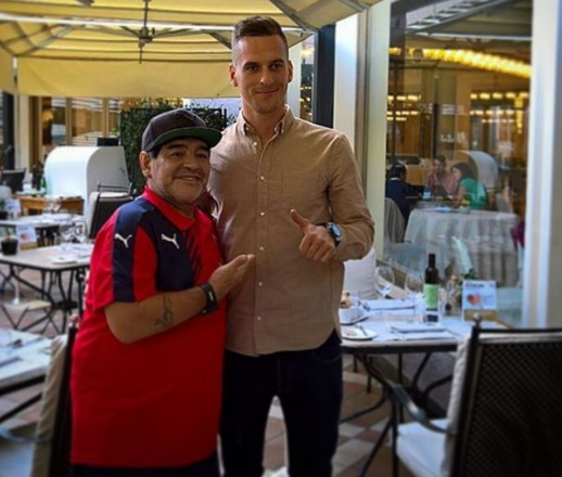 Milik e Maradona, il polacco ringrazia: “Il tuo sostegno mi aiuta. Forza Napoli” preview