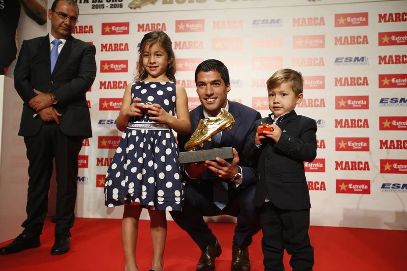 Suarez, ecco la Scarpa d’Oro: “È un sogno che si avvera. Messi e Neymar…” preview
