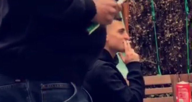 Ancora guai per Verratti: sorpreso a fumare sulla panchina del Psg preview