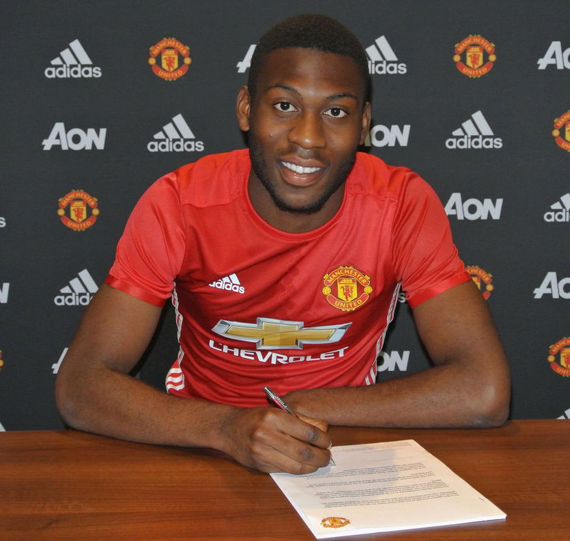 Ufficiale: Manchester Utd, blindato Fosu-Mensah preview