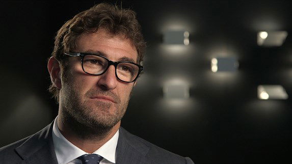 Ferrara commuove postando un biglietto di auguri di Vialli: “Tra qualche giorno compirò di nuovo 28 anni. Torni anche tu a percularmi?” preview