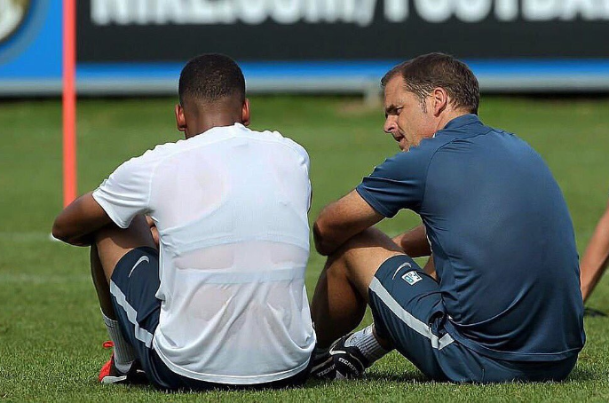 Il giovane Miangue saluta De Boer: “Grazie per l’esordio in Serie A” preview