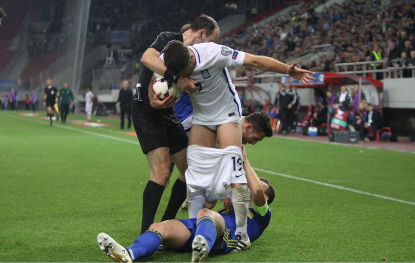 Mertens sempre bello di notte, Dzeko lascia Papastathopoulos in mutande: la serata degli “italiani” preview