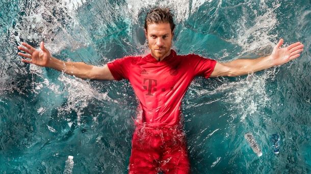 Bayern e Real in campo per l’ambiente: dai rifiuti dell’oceano nascono le maglie preview