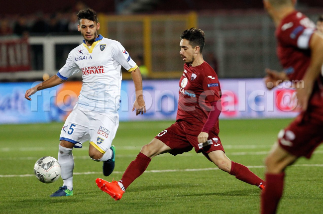 Serie B: il Frosinone cala il poker e vola in vetta. Trapani ko article-post