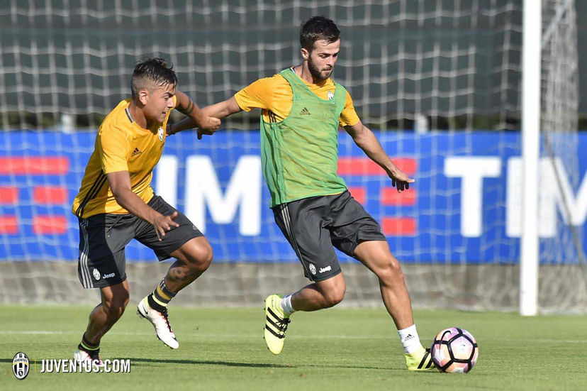 Dybala e Pjanic in coro: “Siamo carichi e a disposizione, vogliamo la Supercoppa” preview