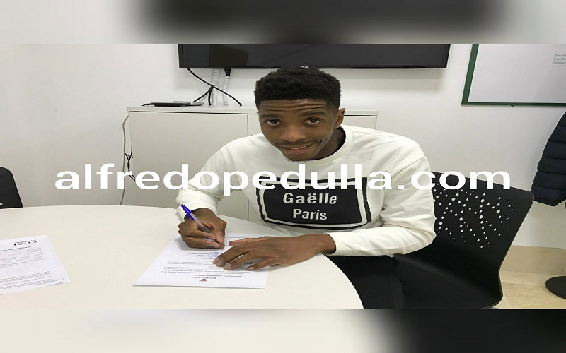Malonga all’Elche: ecco la foto della firma preview