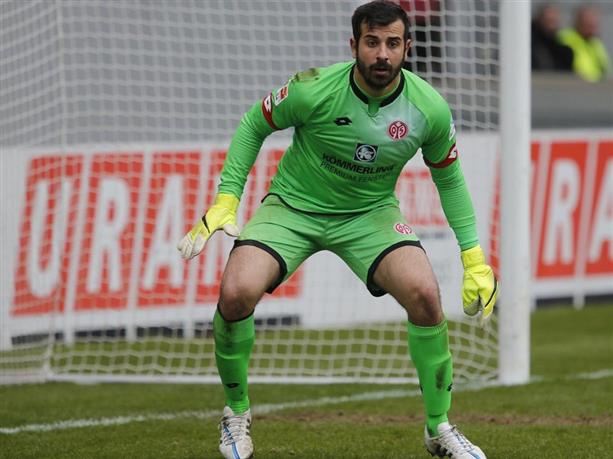 Il Bristol Rovers rinuncia al tesseramento di Curci, il portiere torna al Mainz preview