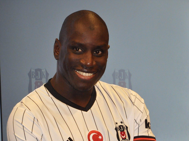 Ufficiale: Besiktas, dallo Shanghai Shenhua torna Demba Ba preview