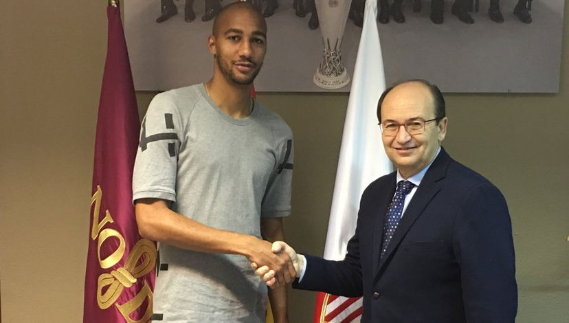 Ufficiale: Siviglia, Nzonzi rinnova fino al 2020 preview