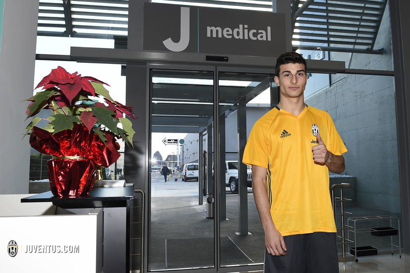 Juventus, visite mediche in corso per Riccardo Orsolini preview