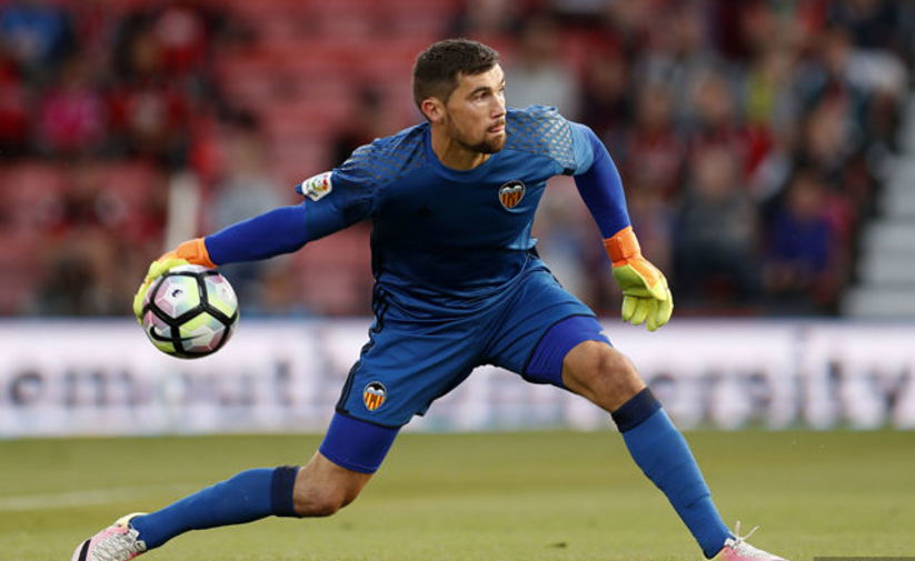 Roma, ecco Ryan. Il portiere è arrivato a Fiumicino preview