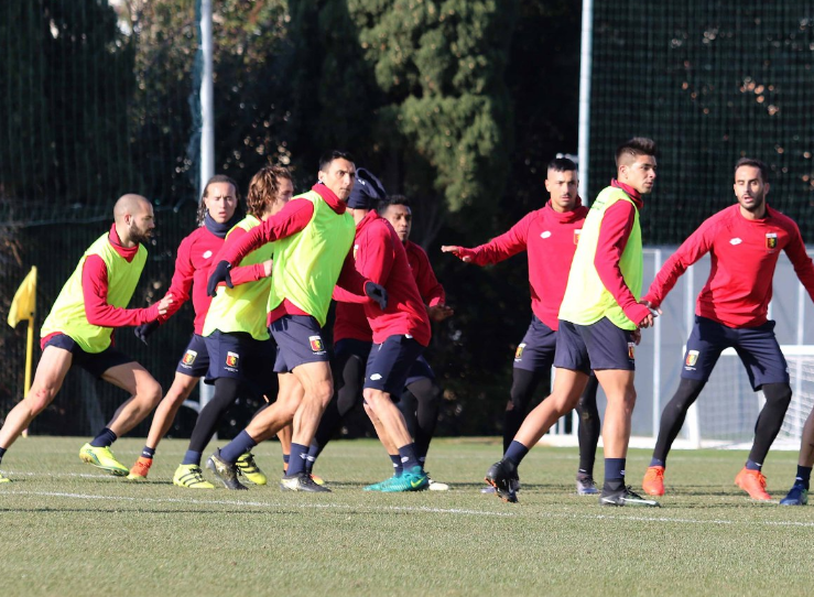 Genoa, la prima giornata di Pinilla. L’attaccante si allena con il gruppo preview