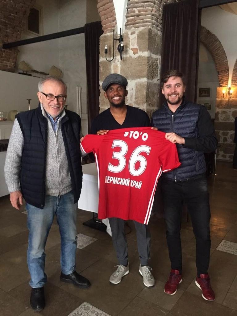Samuel Eto’o e quella foto con la maglia dell’Amkar Perm preview