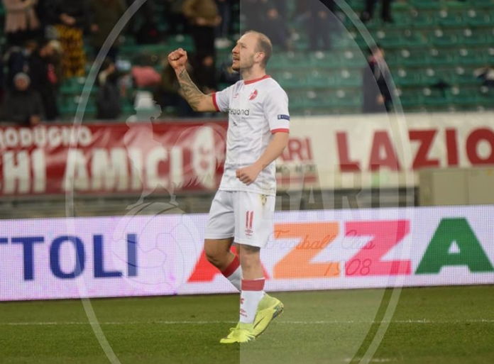 DRIBBLING E GOL PESANTI PER IL SOGNO BARI: CRISTIAN GALANO, IL FIGLIOL PRODIGO preview