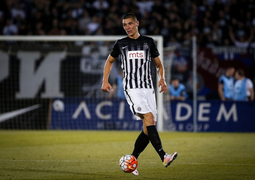 Fiorentina, è ufficiale l’arrivo di Milenkovic. Contratto di 5 anni preview