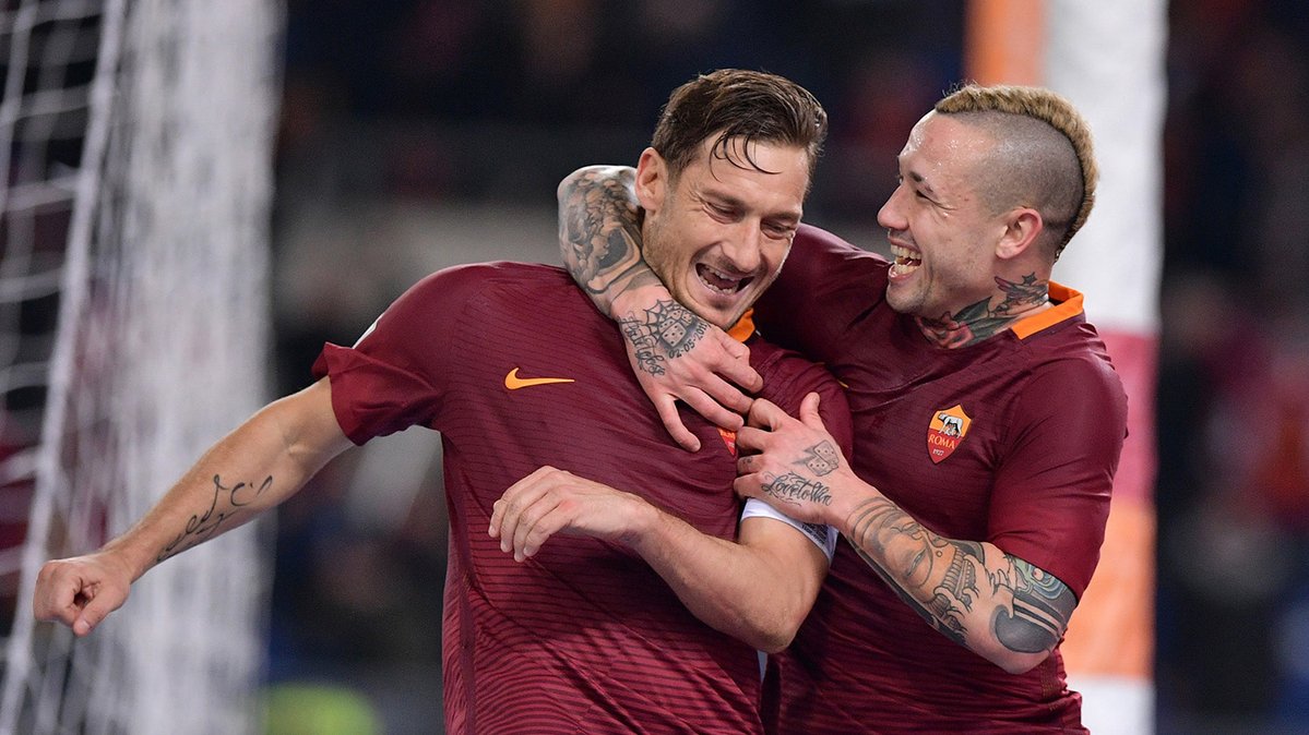 Totti su Baggio: "E' il simbolo italiano di questo sport ...