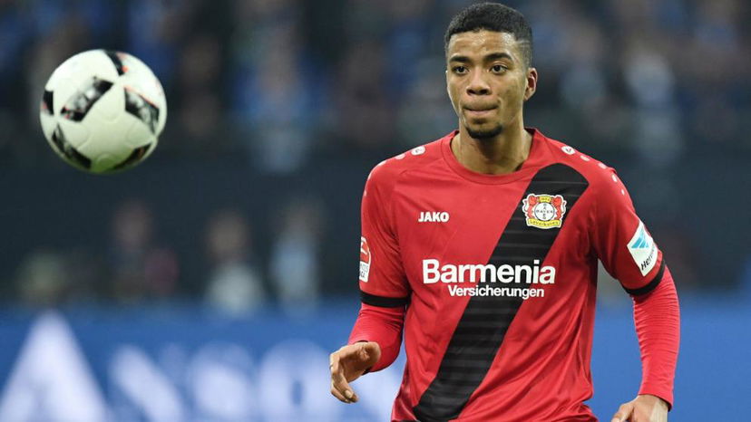 Henrichs, l’agente chiude le porte al mercato: “Sciocchezze, non andrà via dal Leverkusen” preview