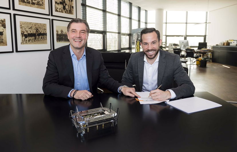 Castro dopo il rinnovo: “Orgoglioso di indossare la maglia del Borussia” preview