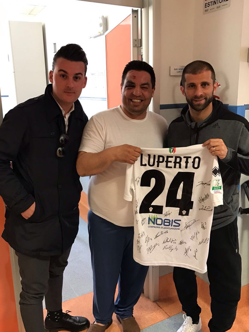 Mammarella in visita al tifoso della Pro Vercelli caduto dagli spalti preview