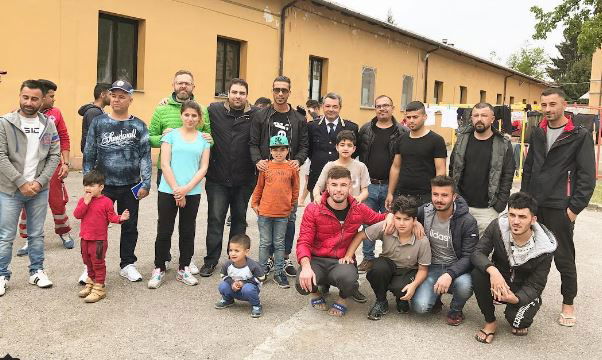 Ali Adnan cuore d’oro: visita a una famiglia di profughi iracheni preview