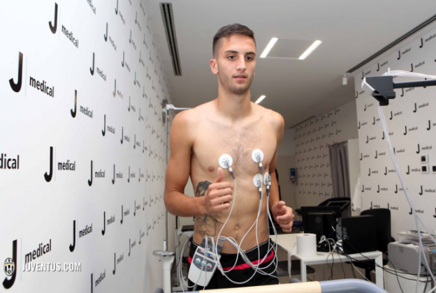 Bentancur svolge le visite mediche: ecco la foto article-post