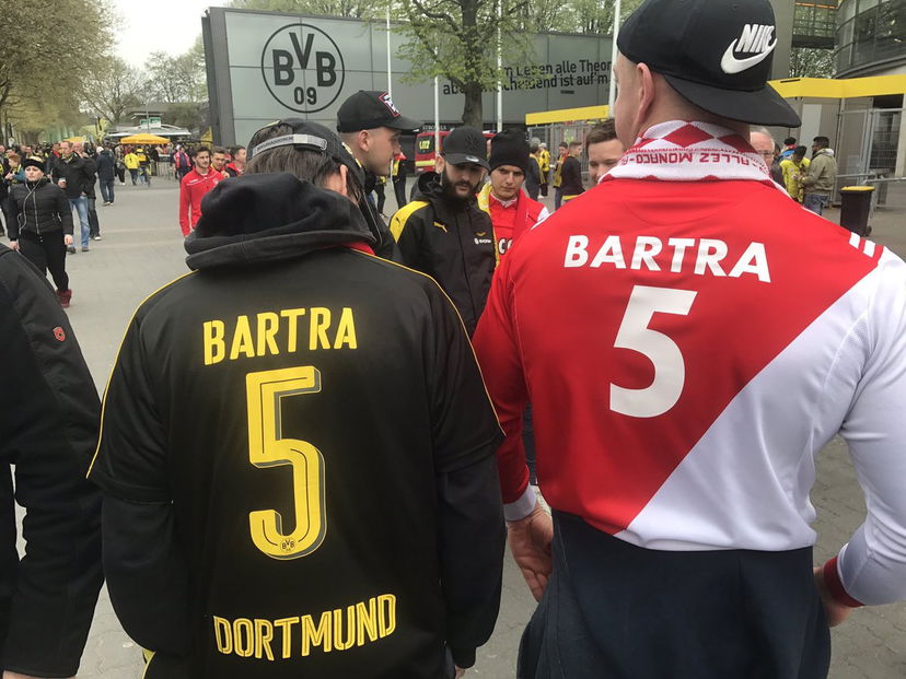 Attacco al pullman del Borussia Dortmund: i tifosi rispondono con una foto preview
