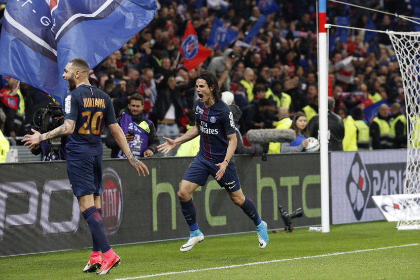 Psg, a un passo il rinnovo di Cavani. Al-Khelaifi: “Firma vicina, vuole restare” preview