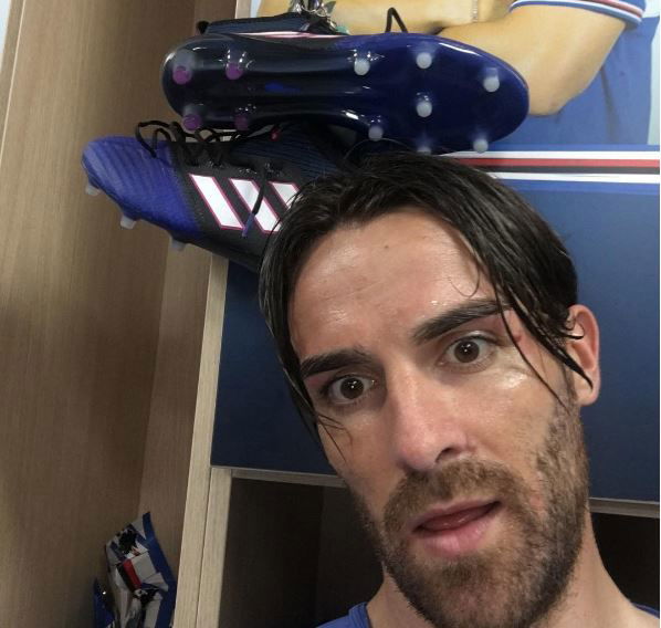 Cigarini ironico: “Regalo scarpe da calcio, causa inutilizzo” article-post