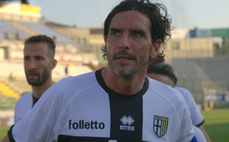 Lucarelli attacca Ghirardi: “Ti piace fare del bene e scappare. Domenica ti invito allo stadio per…” article-post
