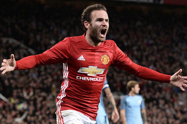 Dall’Inghilterra: United, attivata la clausola per i rinnovi di Mata e Herrera preview