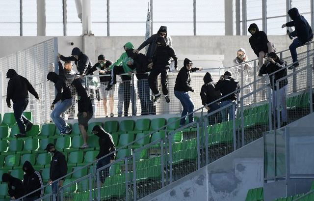Irruzione dei tifosi allo stadio: Saint Etienne-Rennes sospesa per 20 minuti preview