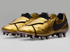 Totti 1 scarpe 25 anni carriera Nike Foto Squawka News