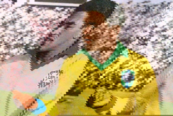 Incredibile in Brasile, la figlia di Garrincha: “Il corpo di mio padre sparito dal cimitero” preview