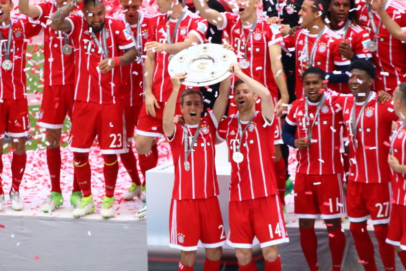 Emozioni all’Allianz Arena: il Bayern saluta le leggende Lahm e Xabi Alonso preview