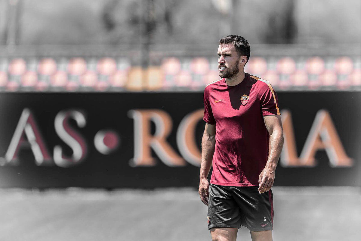 Strootman: “Futuro? Sto bene alla Roma. Se dovessero arrivare Kluivert e Ziyech…” article-post