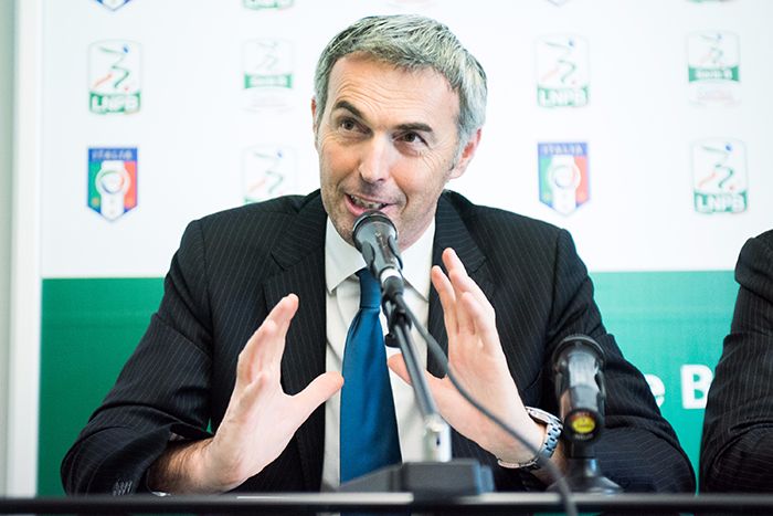 Morte Farina: il cordoglio della Lega B. Disposti minuto di silenzio e lutto al braccio article-post