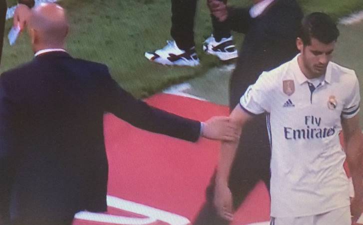 Morata, la stretta di mano negata a Zidane è un altro indizio… article-post