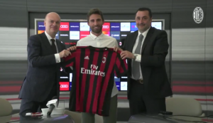 Borini annuncio maglia Milan Twitter