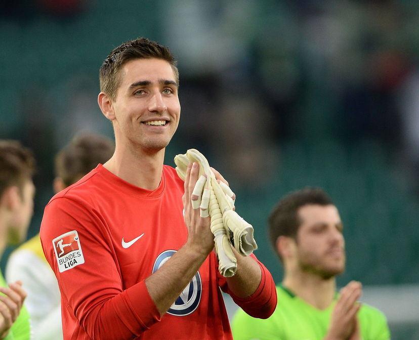 Ufficiale: Wolfsburg, blindato fino al 2021 il portiere Casteels preview