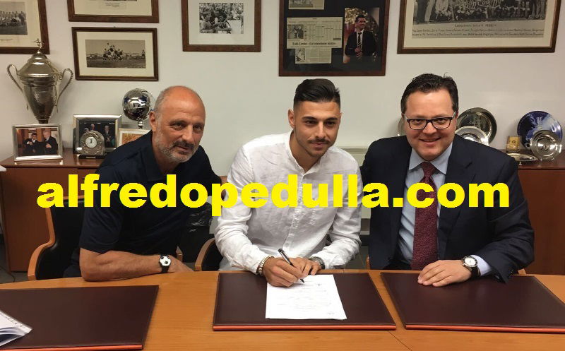 Pezzella all’Udinese, tutto confermato: ecco la foto della firma preview