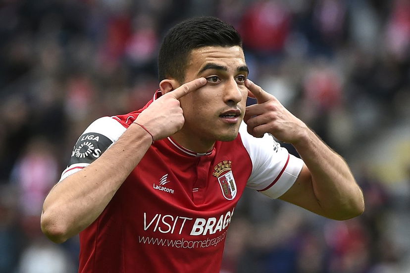 Ufficiale: Sporting Lisbona, preso il centrocampista Battaglia. Clausola di 60 milioni preview