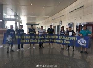 Spalletti in Cina striscione tifosi Inter Foto Weibo
