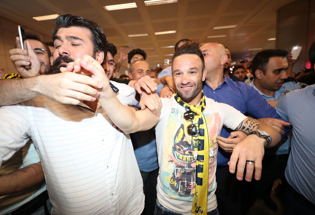 Valbuena sbarca a Istanbul: sarà un nuovo giocatore del Fenerbahce article-post
