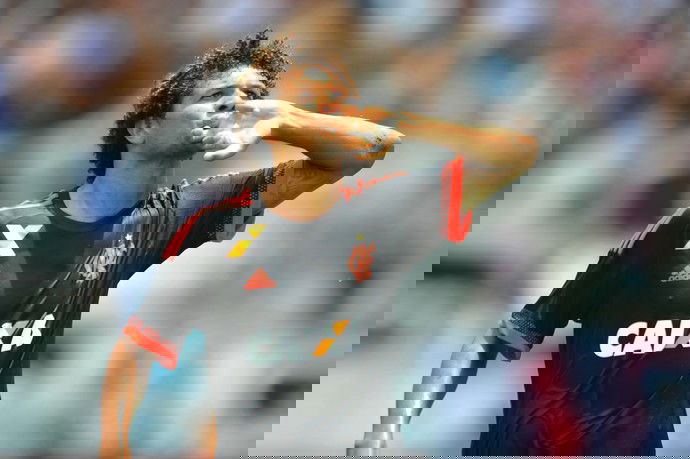 Dal Brasile: Roma, per il centrocampo occhi su Arão del Flamengo article-post