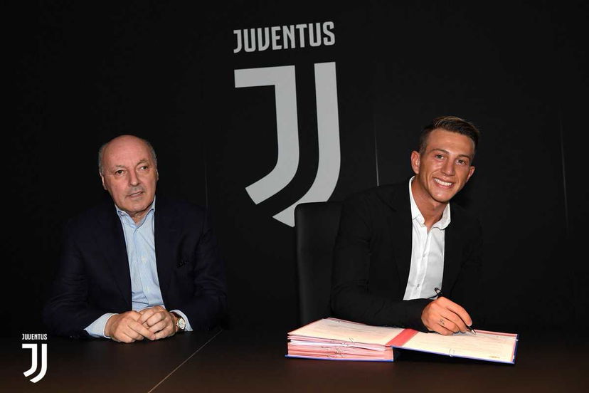 Finalmente è ufficiale: Bernardeschi alla Juve. Il comunicato e le cifre dell’operazione preview