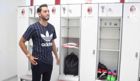 Calhanoglu, prima visita a Milanello. Il video preview