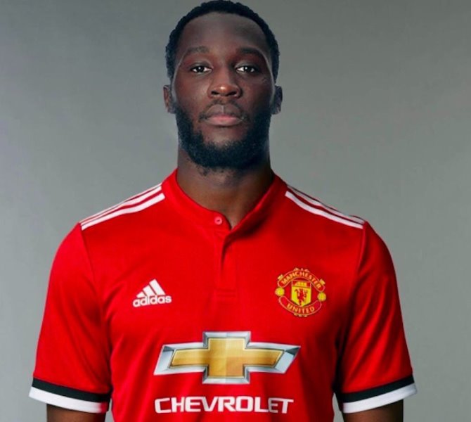 Lukaku gela CR7 su Instagram: “E’ meglio Messi”. Ma… preview